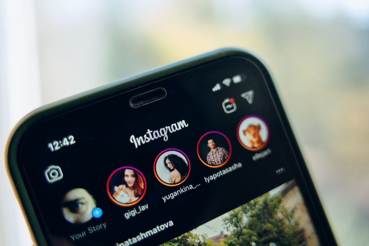 How To React To Messages On Instagram