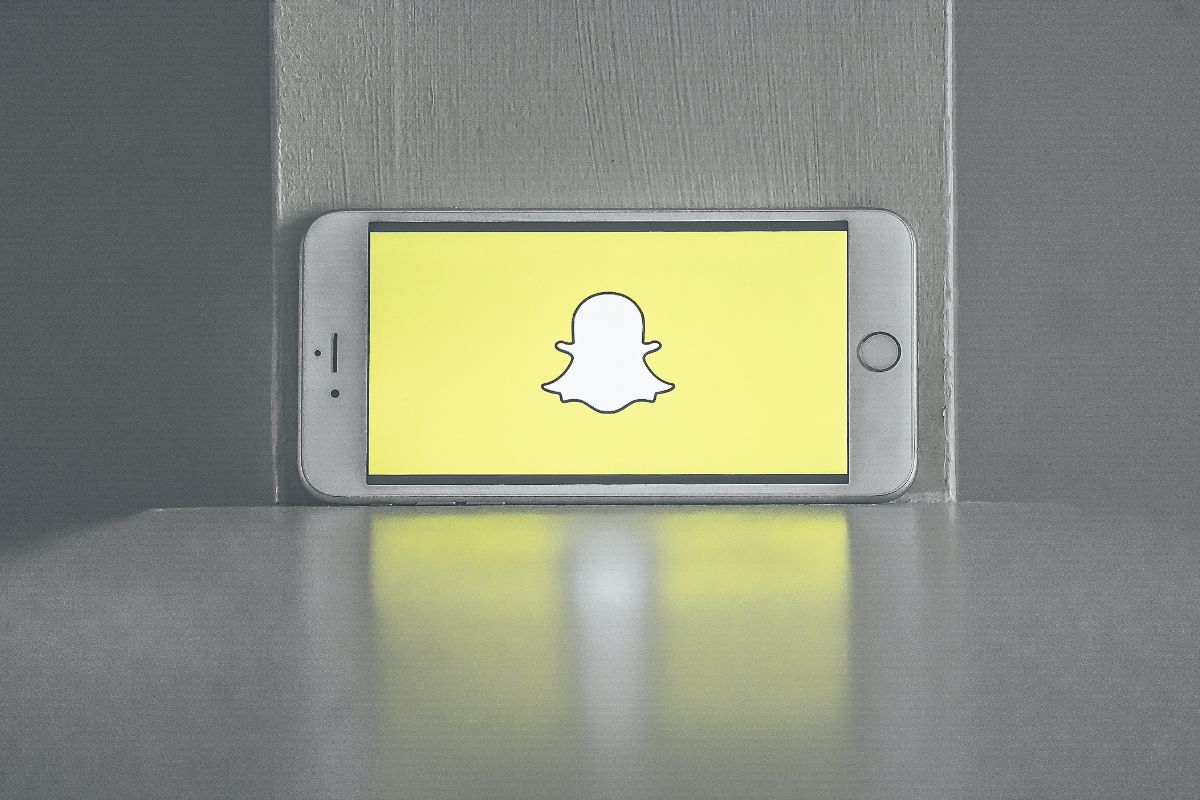 How To Send GIFs On Snapchat From Camera Roll?
